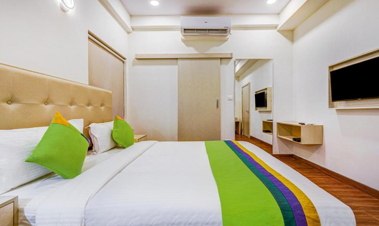 Treebo Galaxy Suites Mathikere Bangalore Exteriör bild