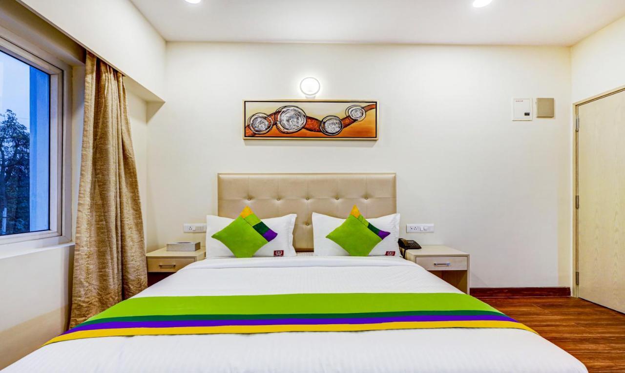 Treebo Galaxy Suites Mathikere Bangalore Exteriör bild