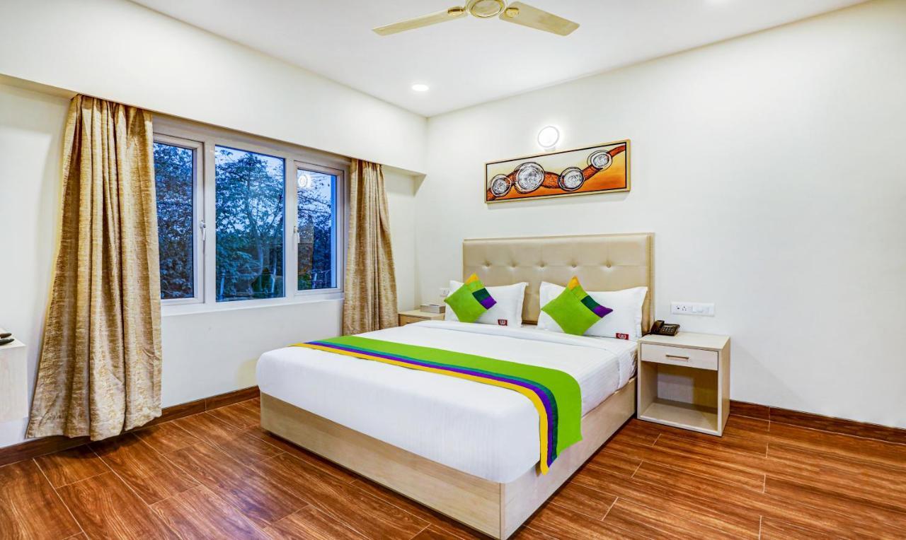 Treebo Galaxy Suites Mathikere Bangalore Exteriör bild