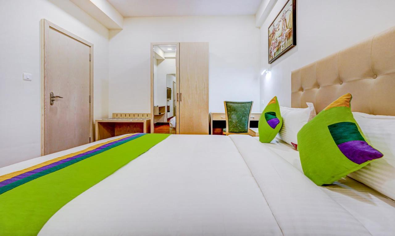 Treebo Galaxy Suites Mathikere Bangalore Exteriör bild