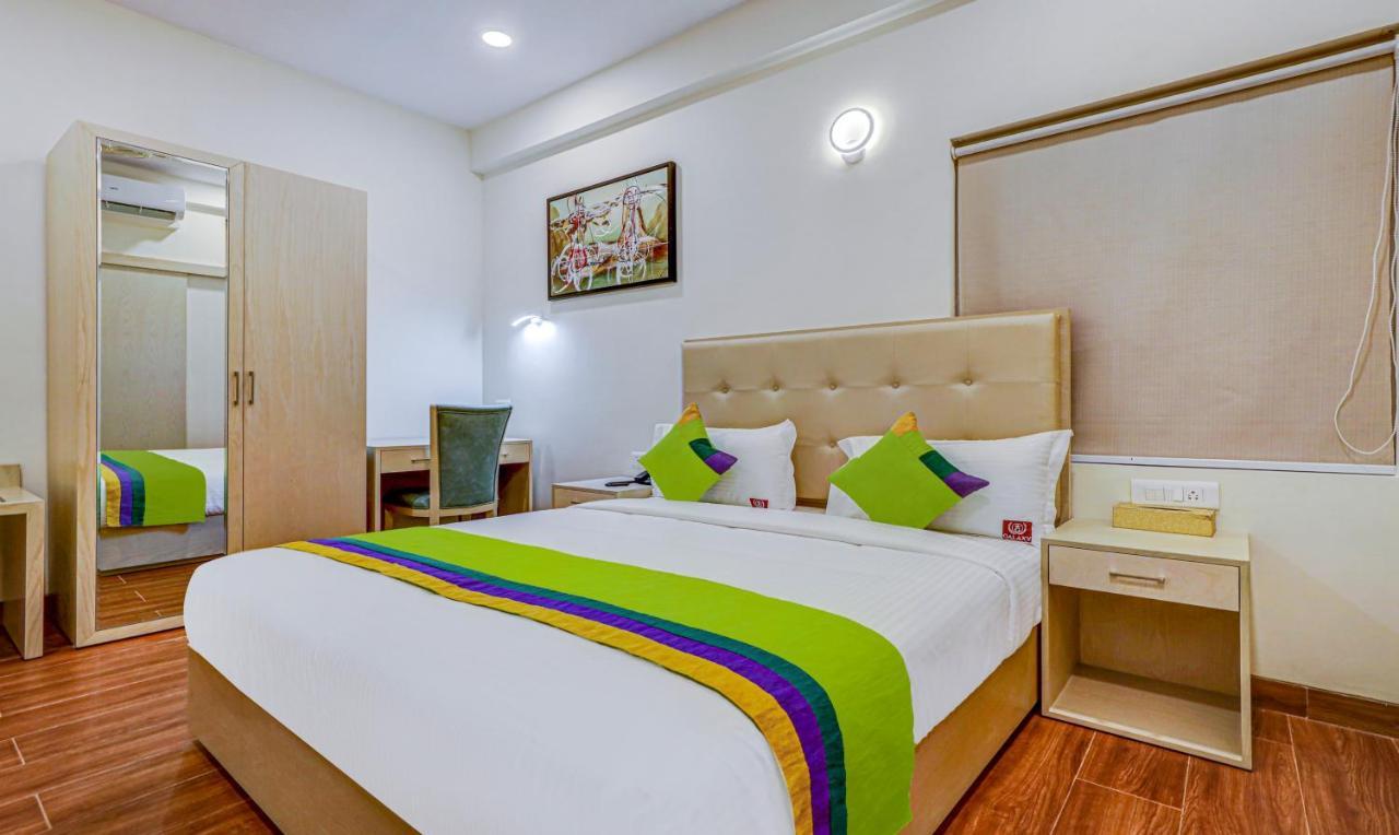 Treebo Galaxy Suites Mathikere Bangalore Exteriör bild
